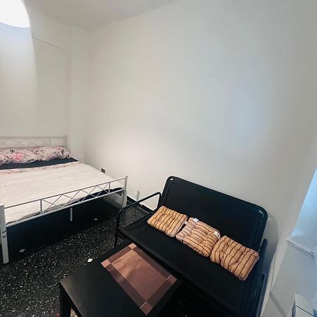 Entire 3 Bed Rooms Apartment,Centrum Генуя Экстерьер фото