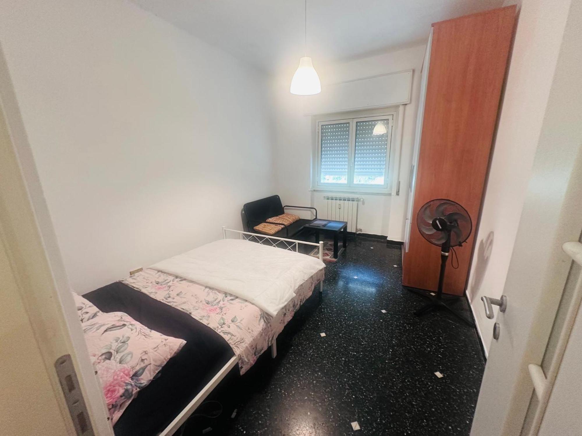 Entire 3 Bed Rooms Apartment,Centrum Генуя Экстерьер фото