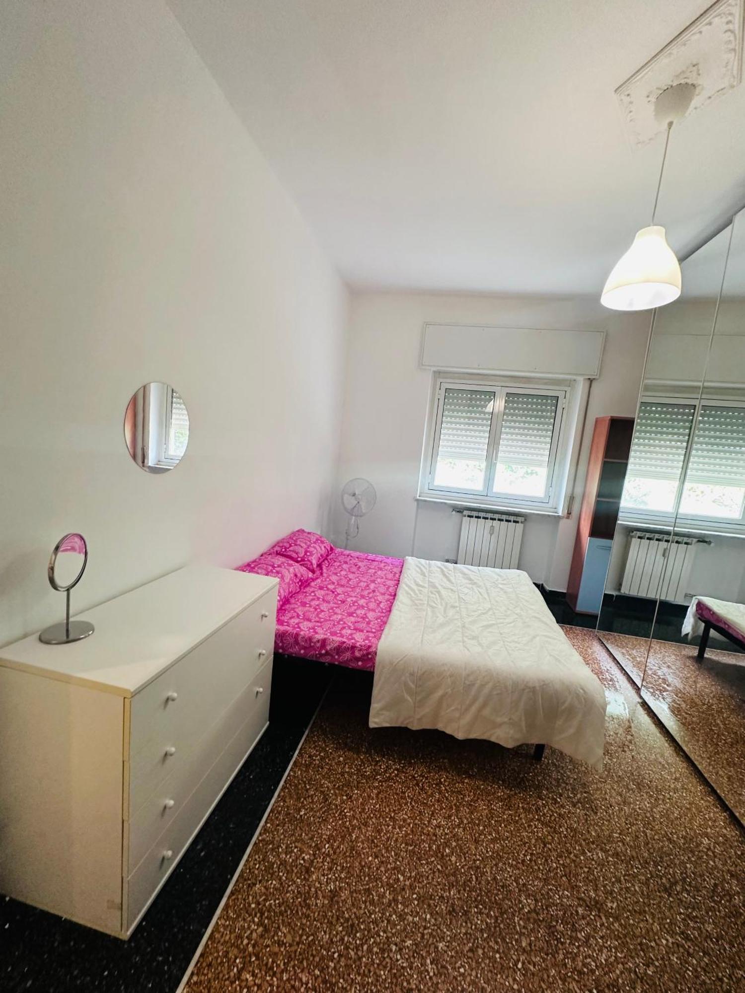 Entire 3 Bed Rooms Apartment,Centrum Генуя Экстерьер фото