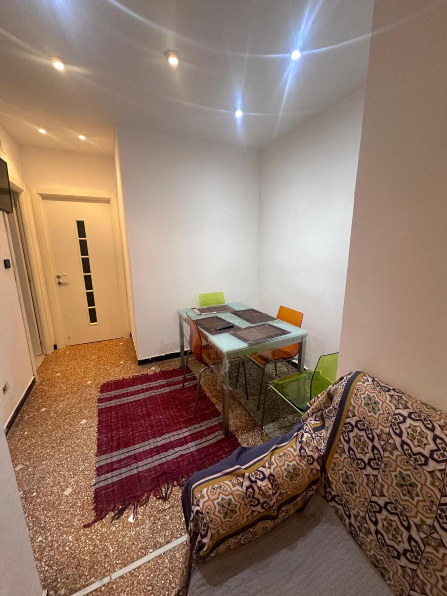 Entire 3 Bed Rooms Apartment,Centrum Генуя Экстерьер фото
