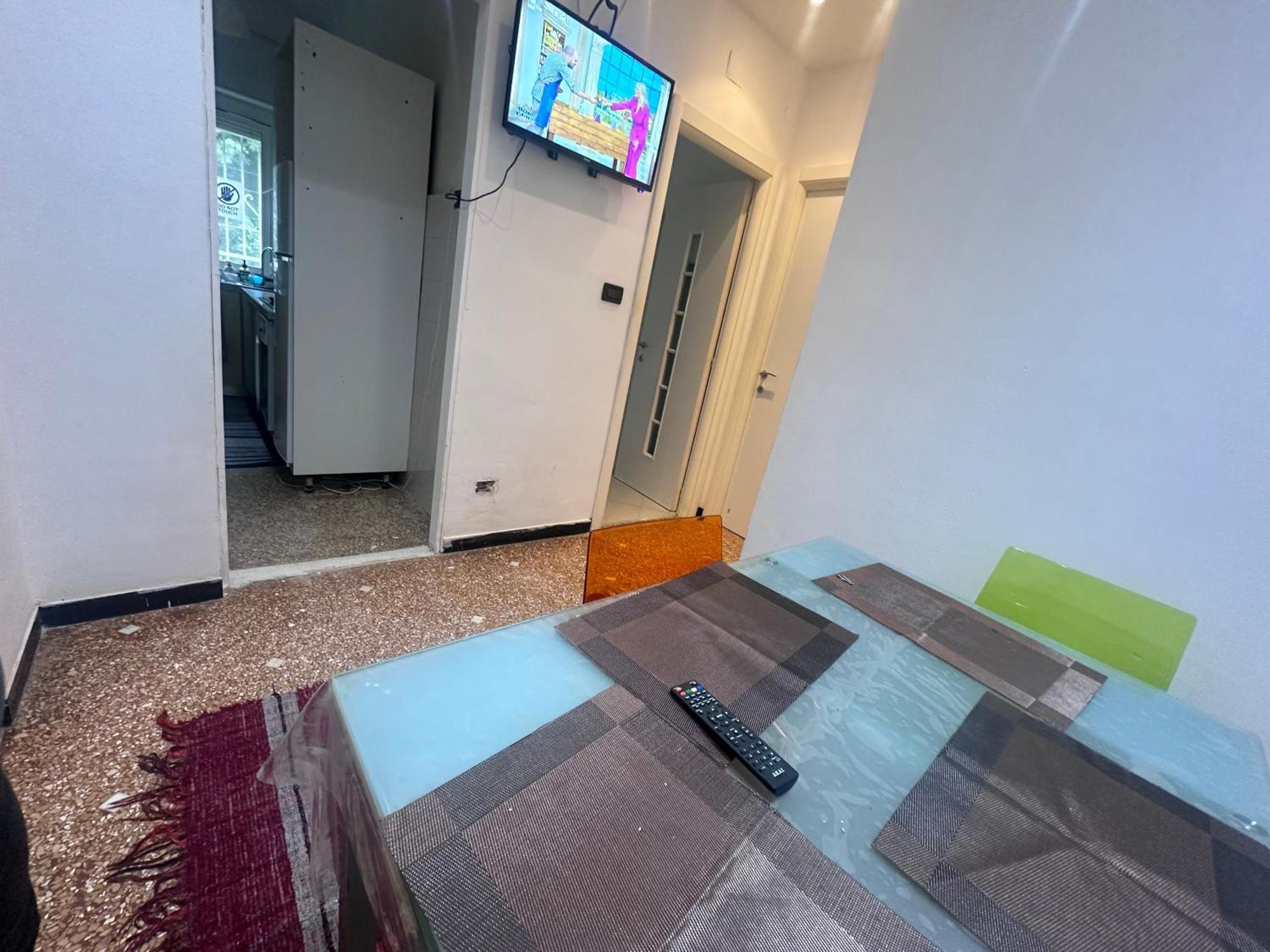 Entire 3 Bed Rooms Apartment,Centrum Генуя Экстерьер фото